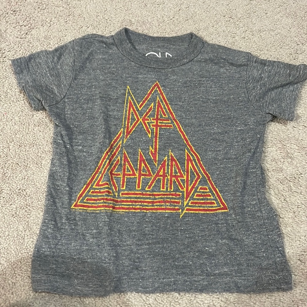 Chaser Def Leppard T-shirt size 6
